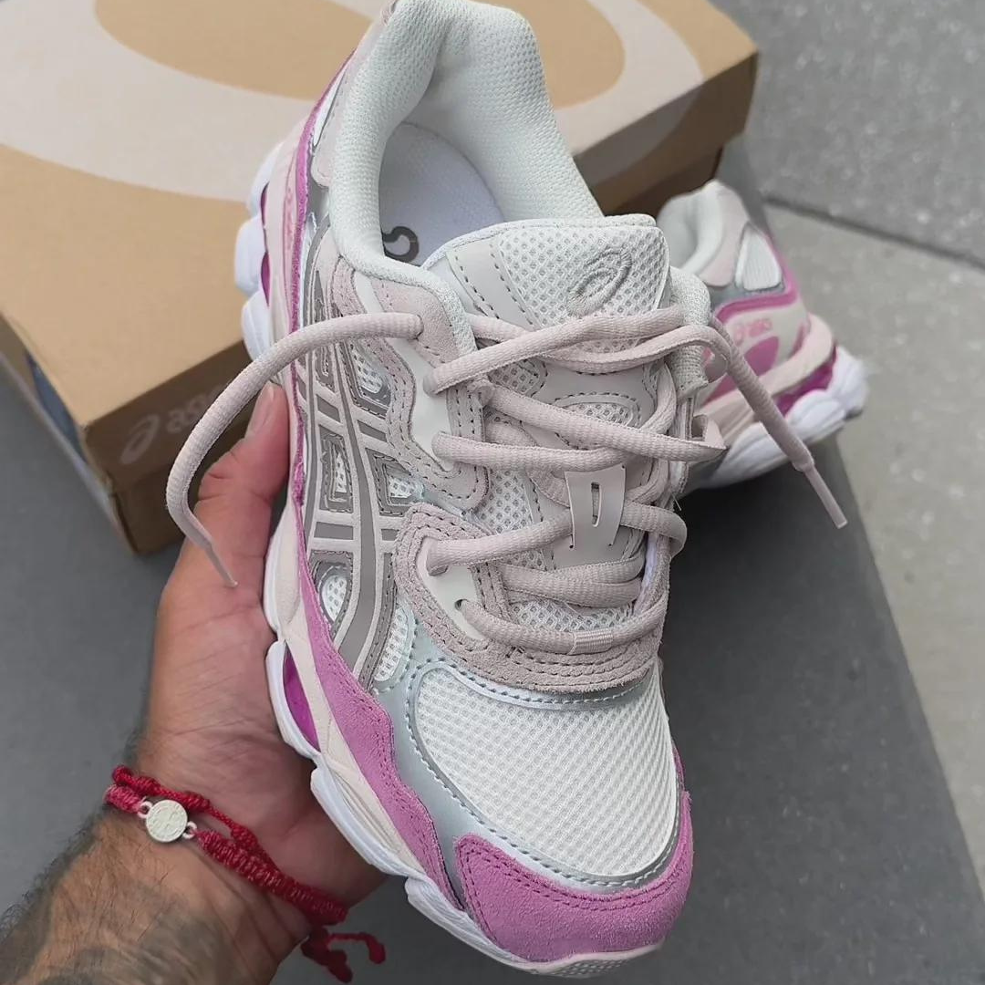 asics white pink